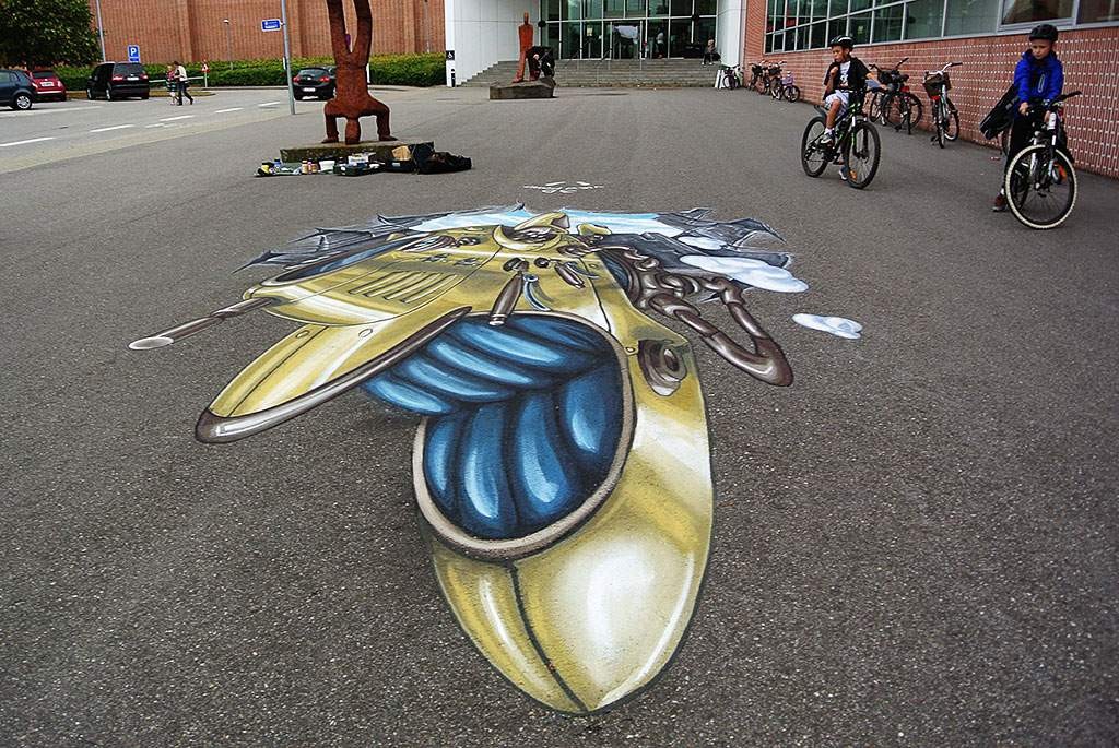 3d-streetpainting-3d-flying-rod-3d-street-art-grindsted-danmark-remko-van-schaik-2